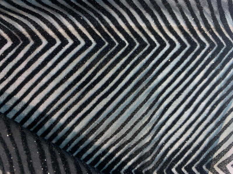 24101 — Georgette floccata disegno Chevron
