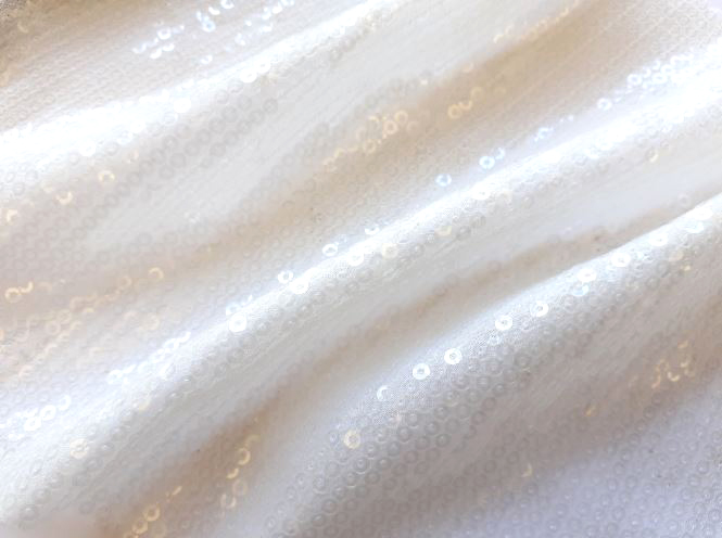 37100P — Paillettes 3 mm su base georgette