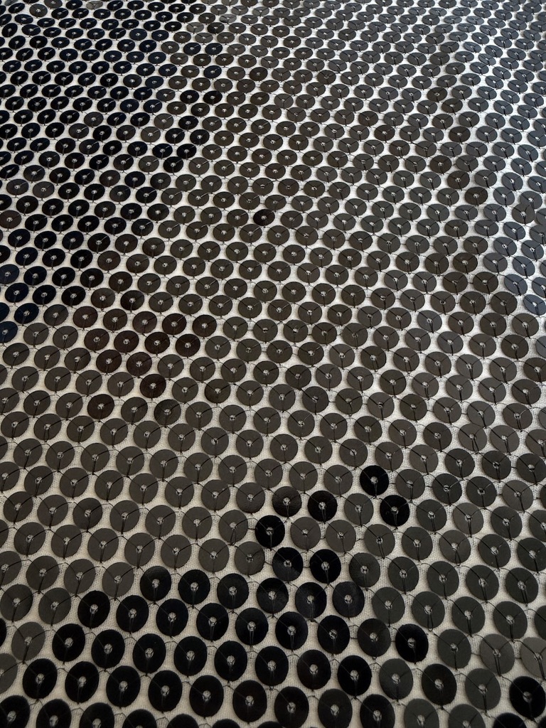 28788 — Paillettes 6 mm su base crepon