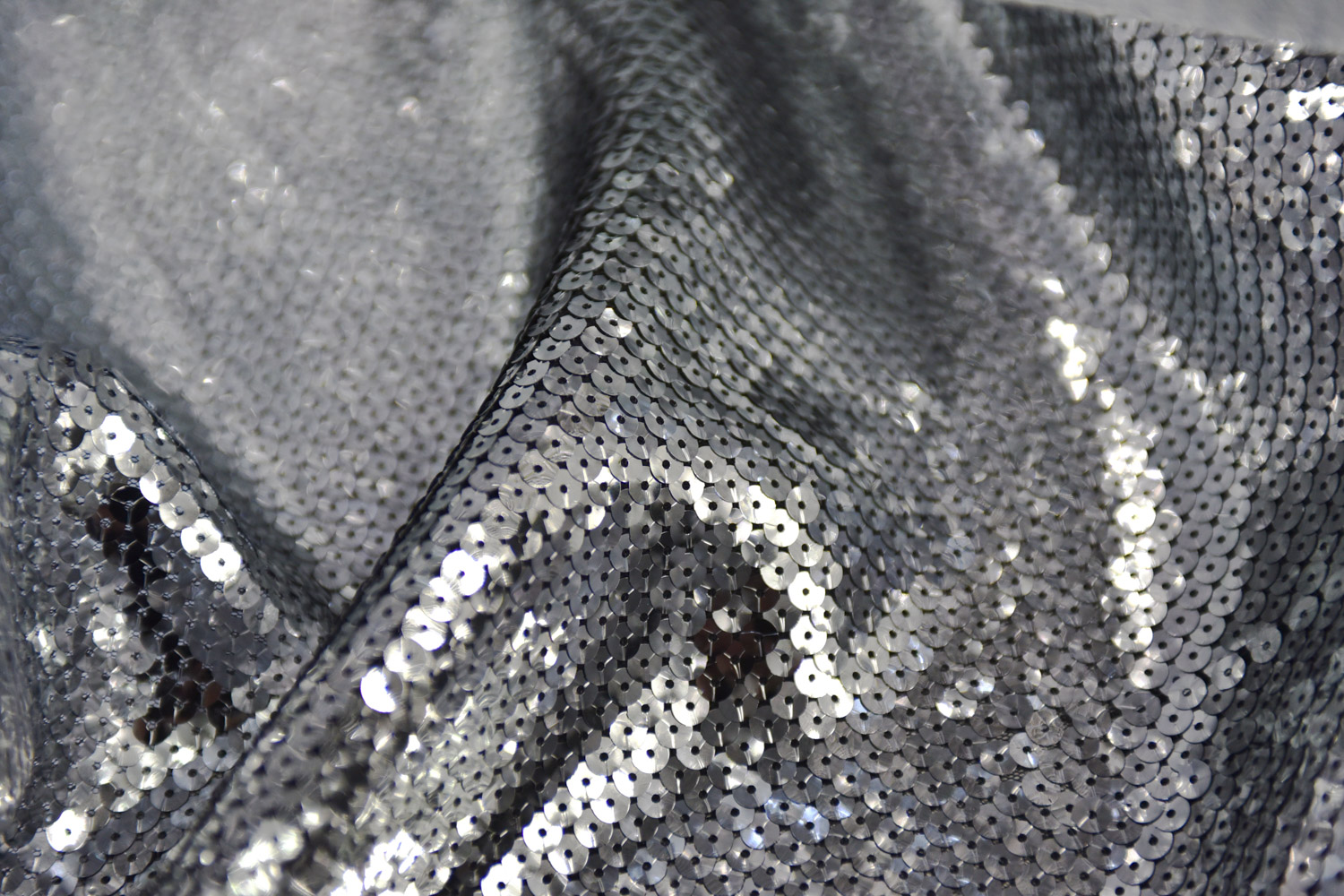 28615 — Paillettes ricamata