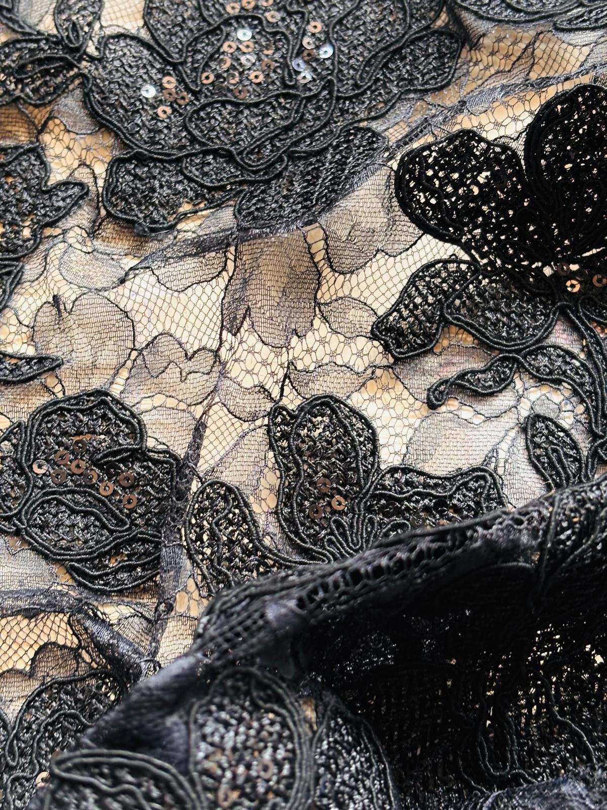 53840 — PIZZO CON PAILLETTES