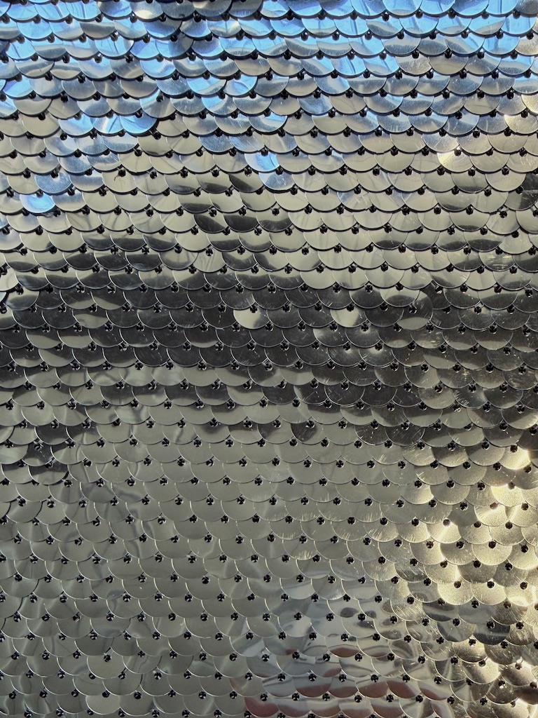34971 — Paillettes su maglina 9mm