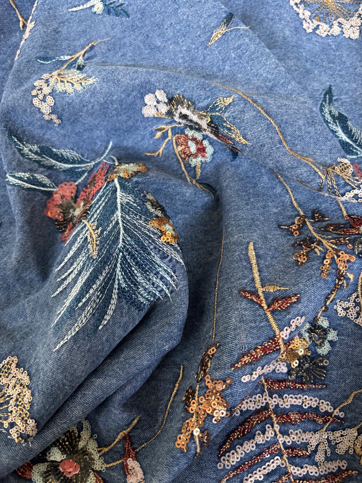 10925 — Ricamo su denim