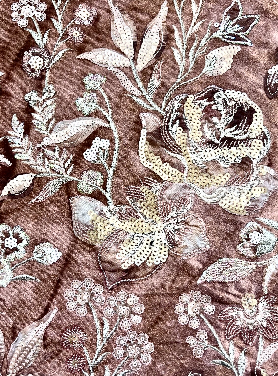 10720 — Velluto in seta con ricamo di paillettes