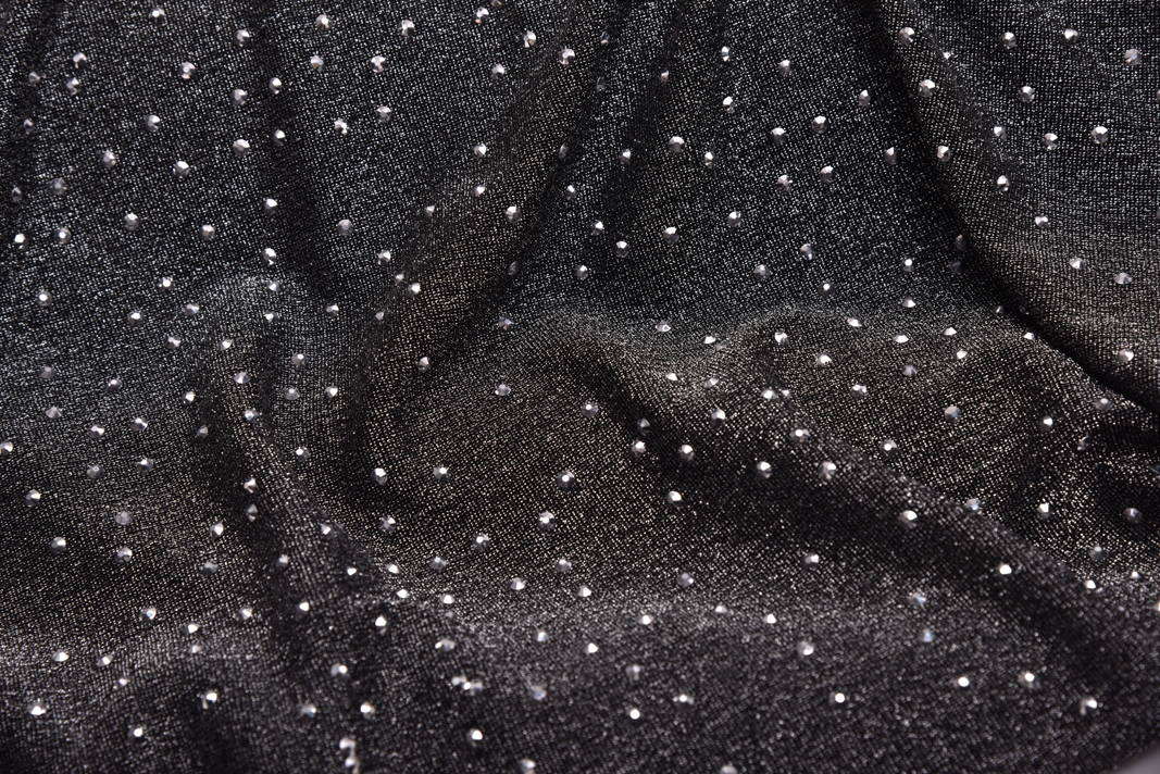 80021 — Strass su maglia lurex