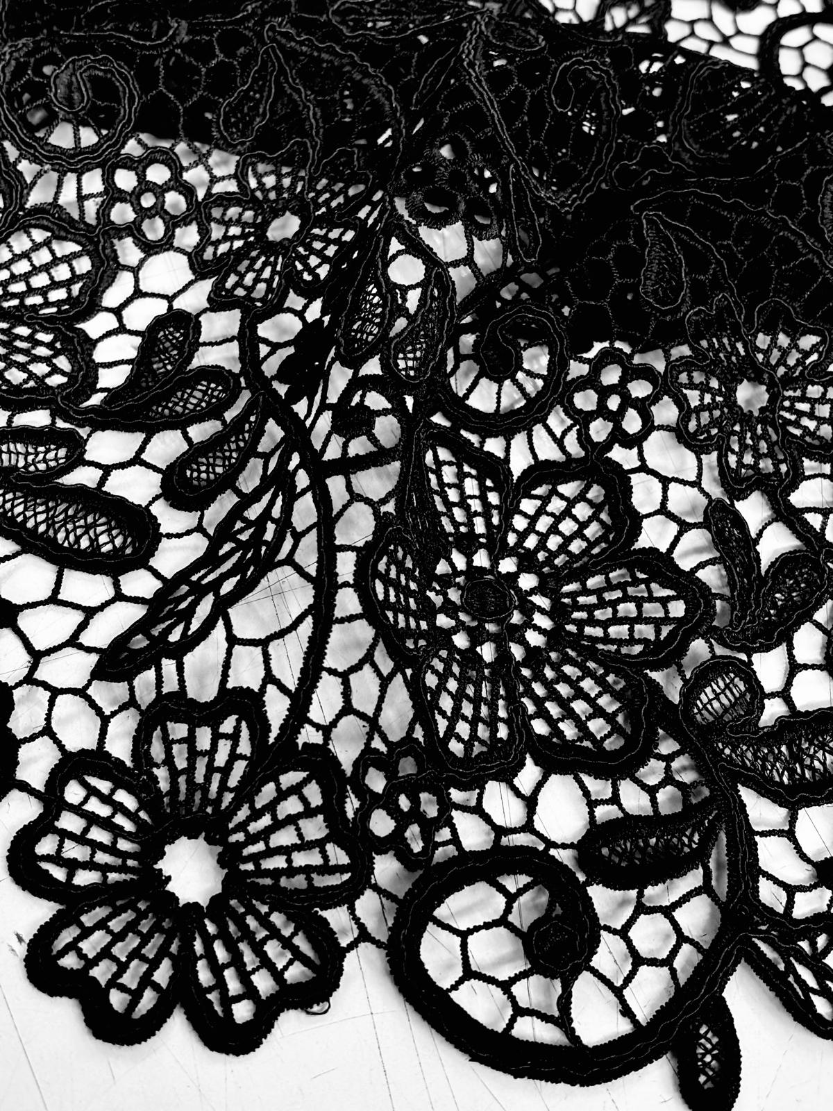 78380 — Macramè  con motivo floreale